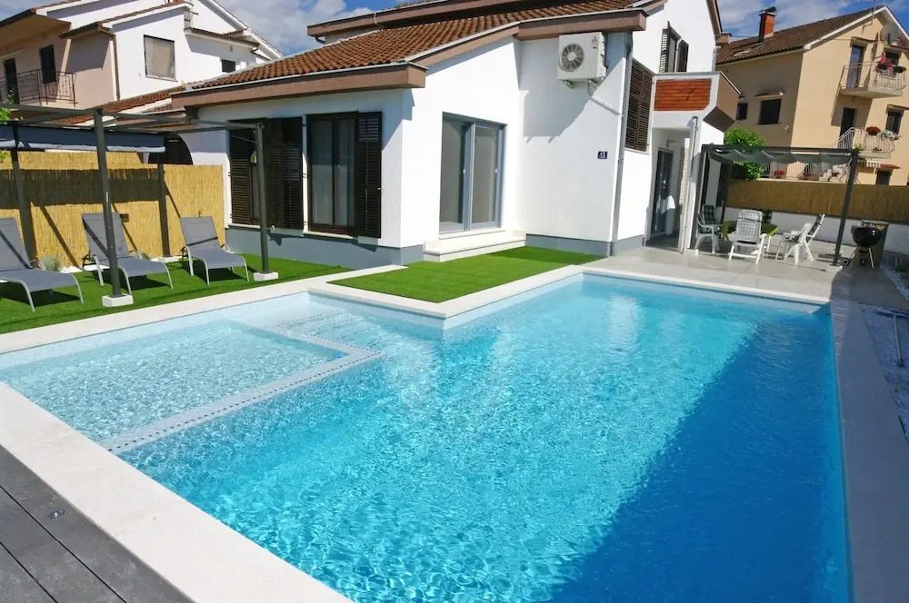 Kuntrada 45 Holiday Home - Salted heated & Kids Pool
