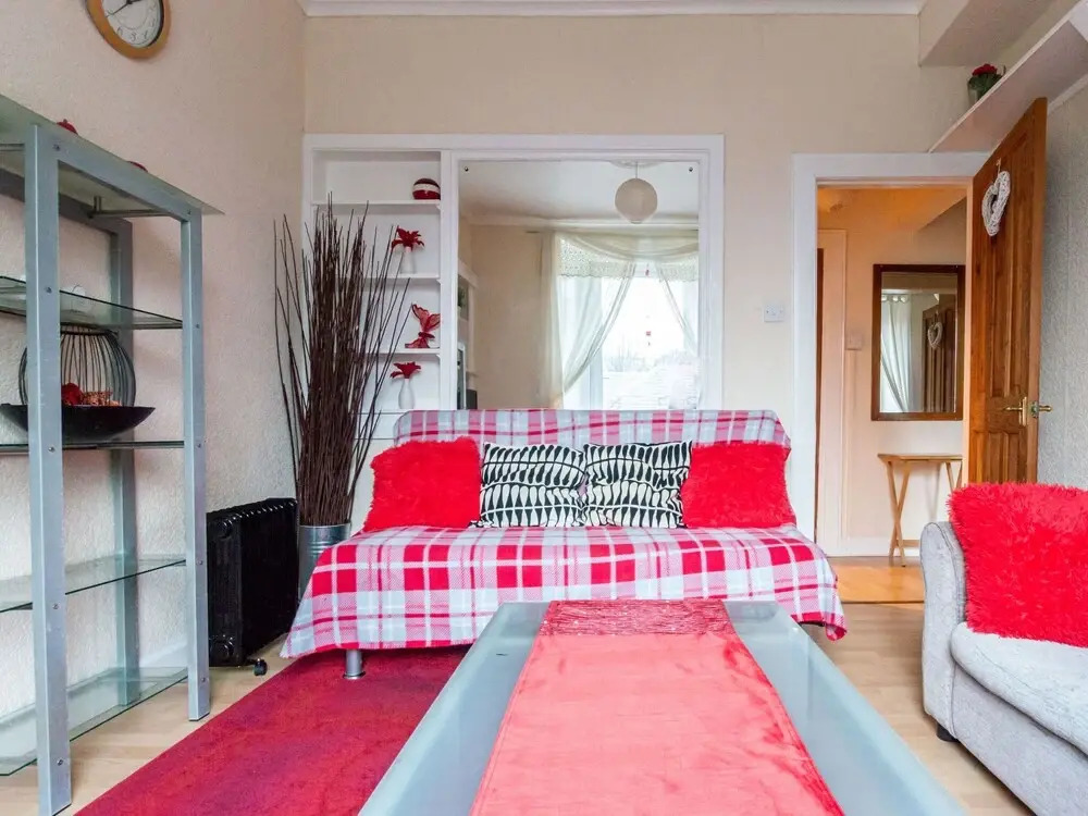 Cozy Apartment in Edinburgh near River