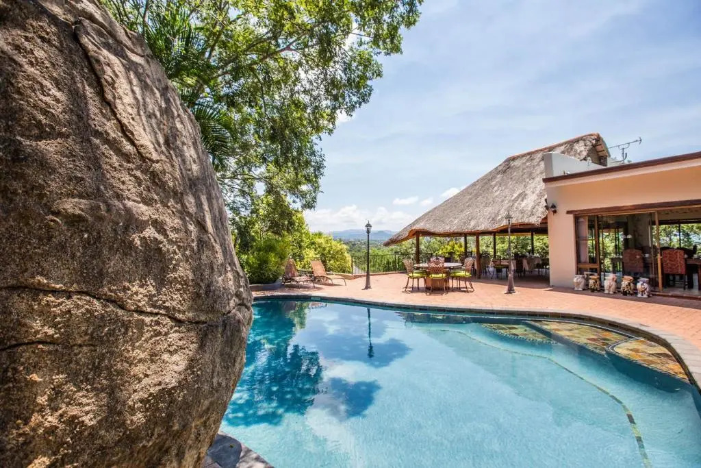 La Roca Guest House