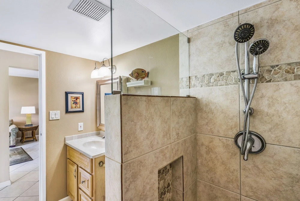 Hale Aloha 2 Bedroom Condo