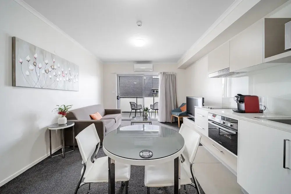 Lakeside 1-bed With A/c, Parking & Balcony