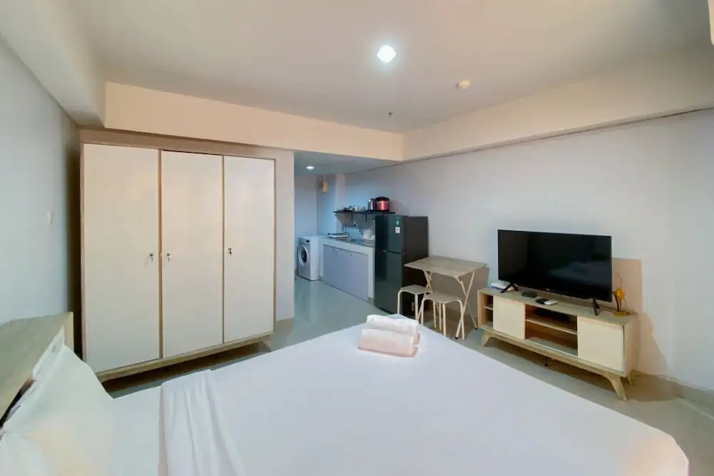 Cozy Stay Studio Apartment At H Residence