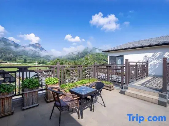 Panzhou Wumeng Grand Prairie Yunxi Yashe Homestay