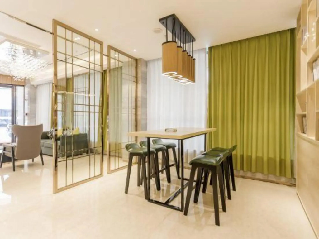 Nanjiang Express Hotel (Sihui Nanjiang Industrial Park)