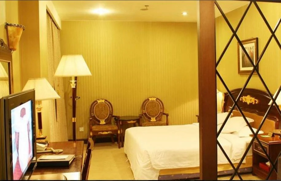 Royal Palace Hotel