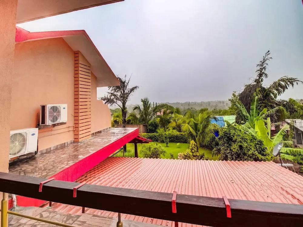 Capital O 37435 La Papa Resort