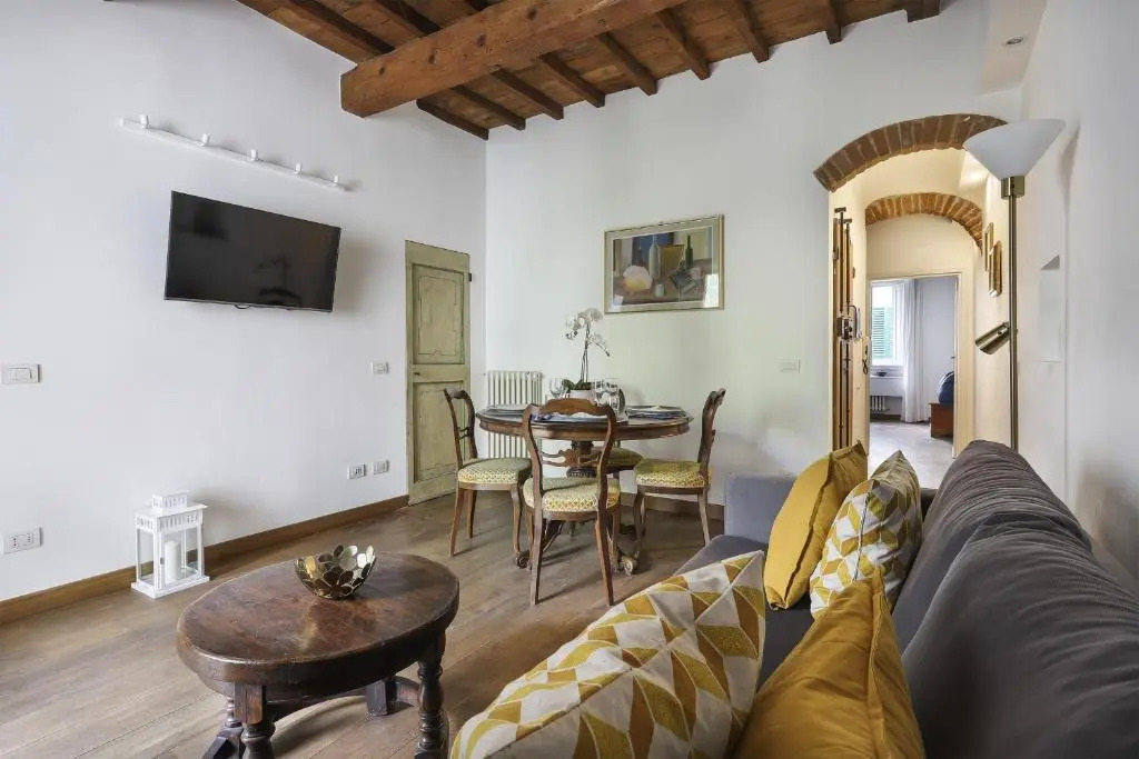 Oltrarno Modern Apartment in Florence