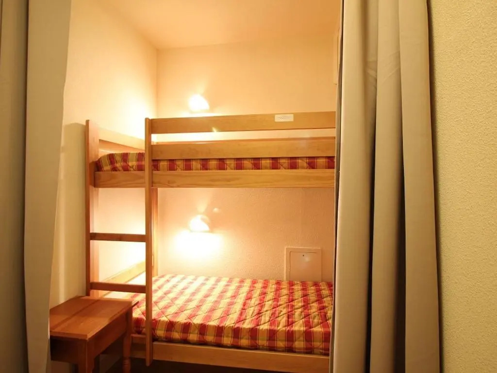 Appartement La Bourboule, 2 pièces, 5 personnes - FR-1-608-29