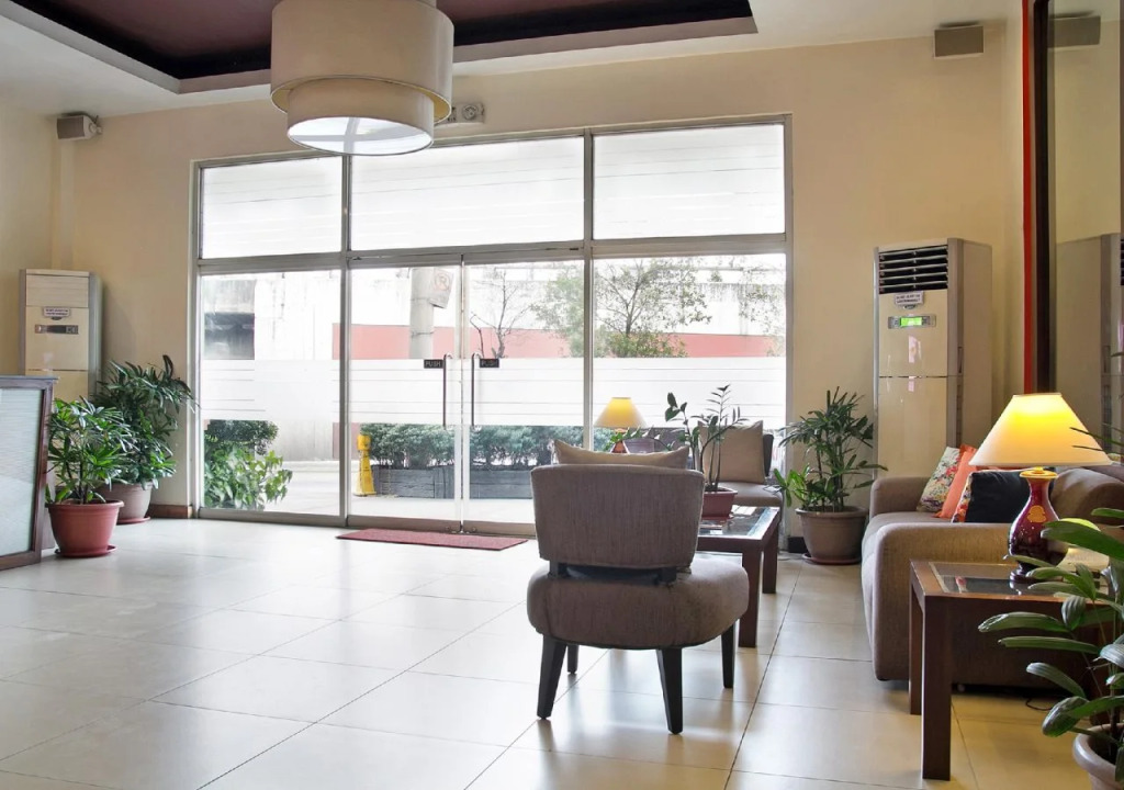 Hotel 878