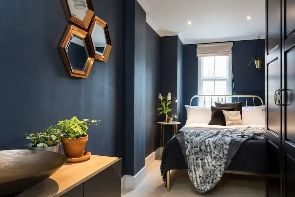 Amazing Designer 2 bed in Barons Court/west Ken
