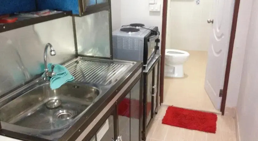 Charoen Guesthouse