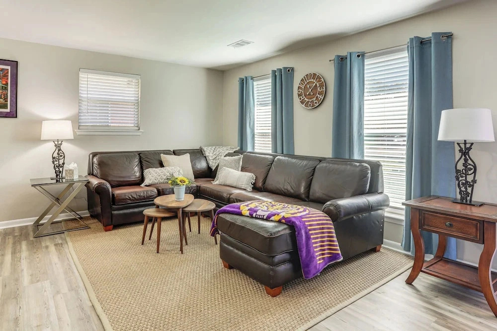 Tiger Town Retreat: Spacious Home for Groups