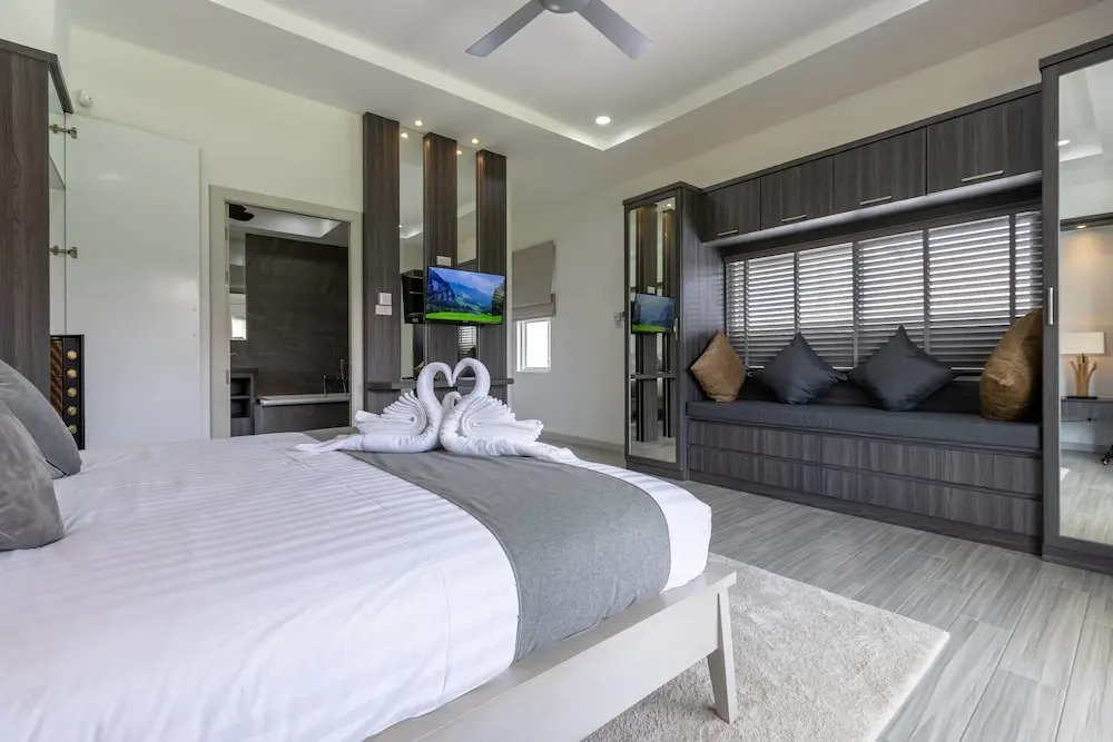 New Modern 3 Bedroom Pool Villa MS24