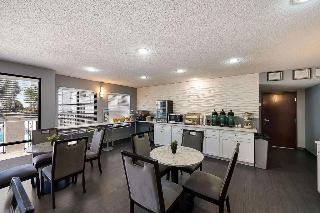 Quality Inn & Suites Irving DFW Airport South