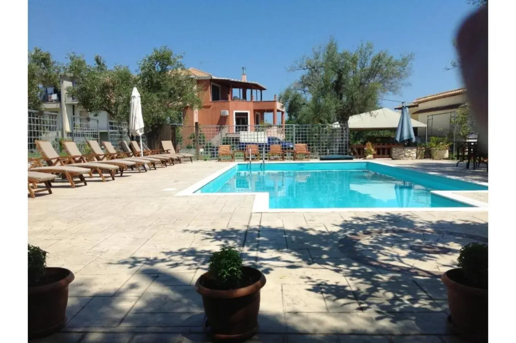 Hotel Avra