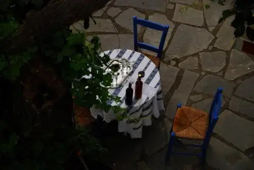 Atzanou Rooms