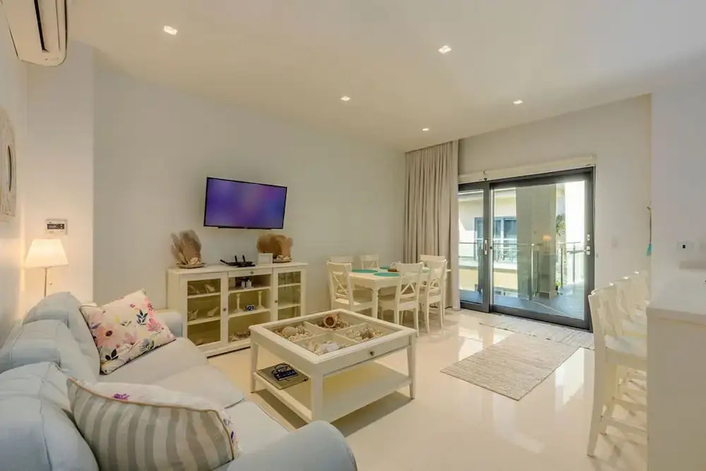Waykiri Modern Condo 3 Bed 2 Bath Walk to Marriott
