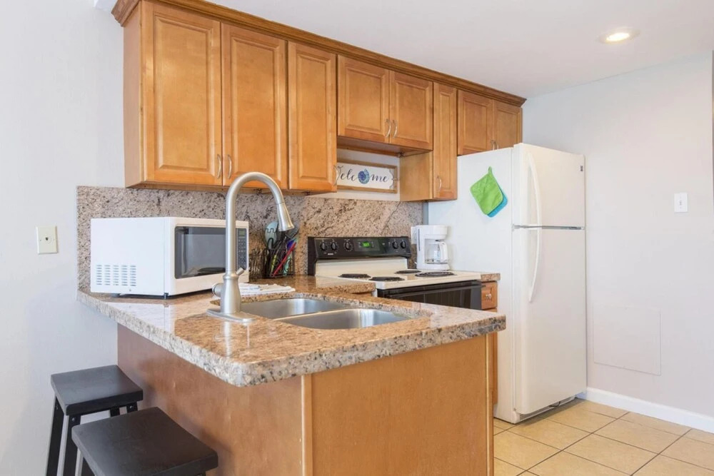 Aquarius Condominium 306