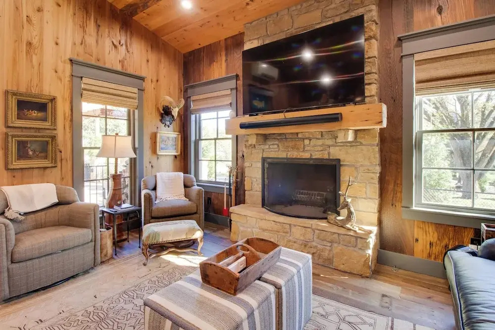 Walk to White River: Cozy Escape w/ Screened Porch