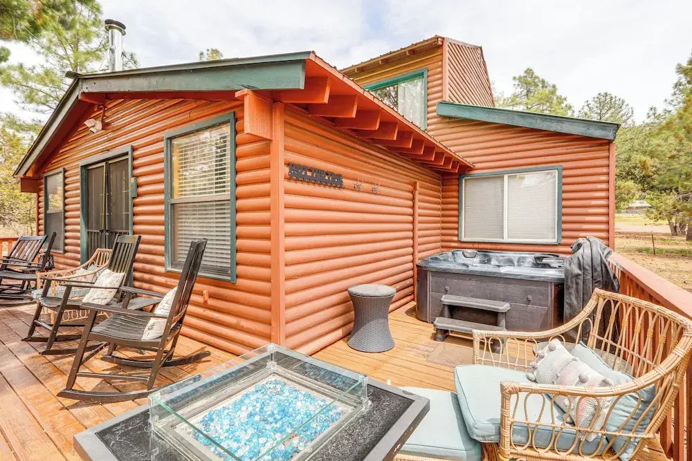 Private Hot Tub & Fire Pit: Pine Cabin Near Hiking