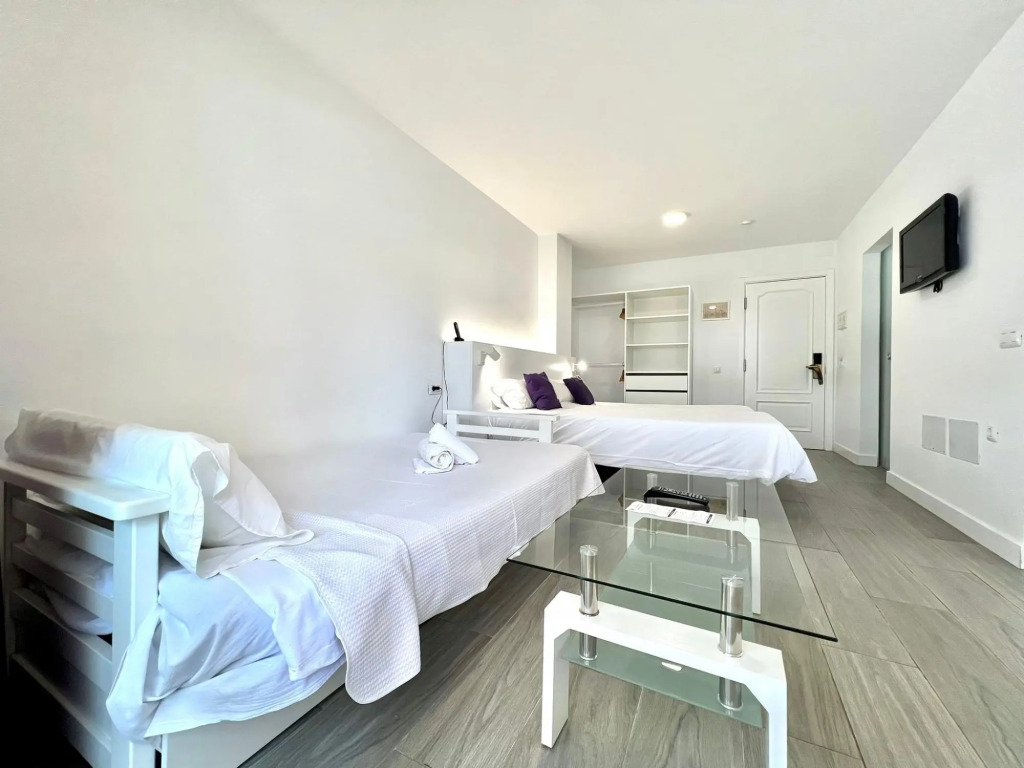 Reformed studio,Wifi,pool, at 250 m from beach