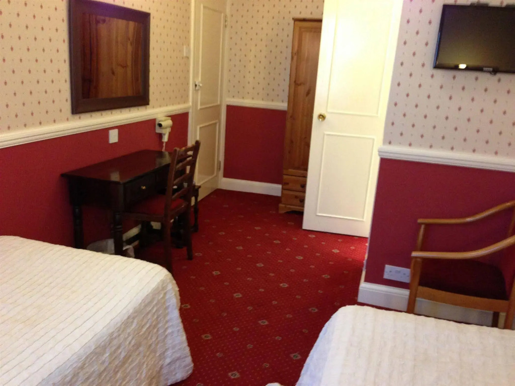 Balmoral House Hotel