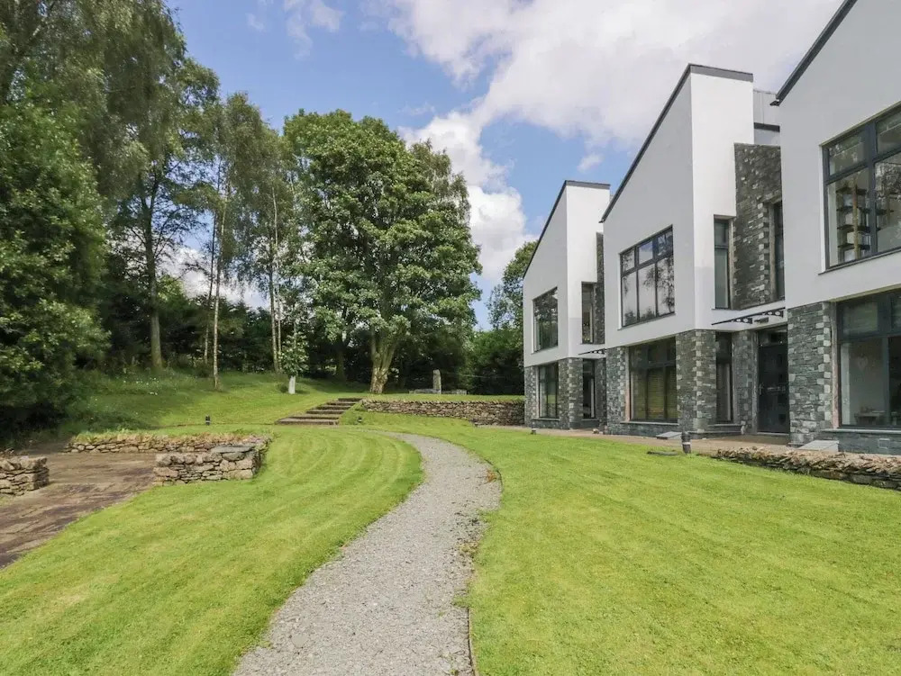 12 Blue Hill Park