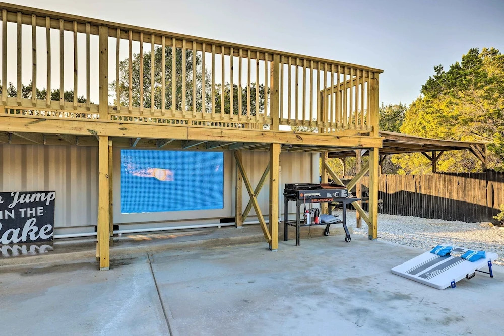 Canyon Lake Retreat w/ Pool ~ 2 Mi to Lake