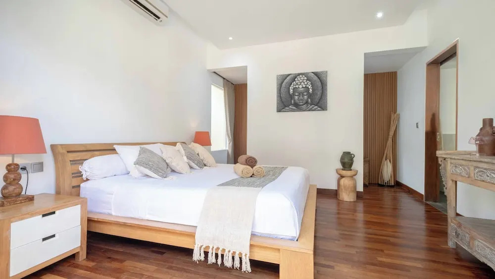 Villa Camilla 2 by Villa Finder