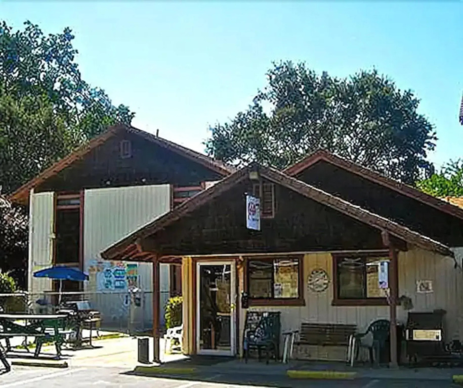 Jamestown Railtown Motel
