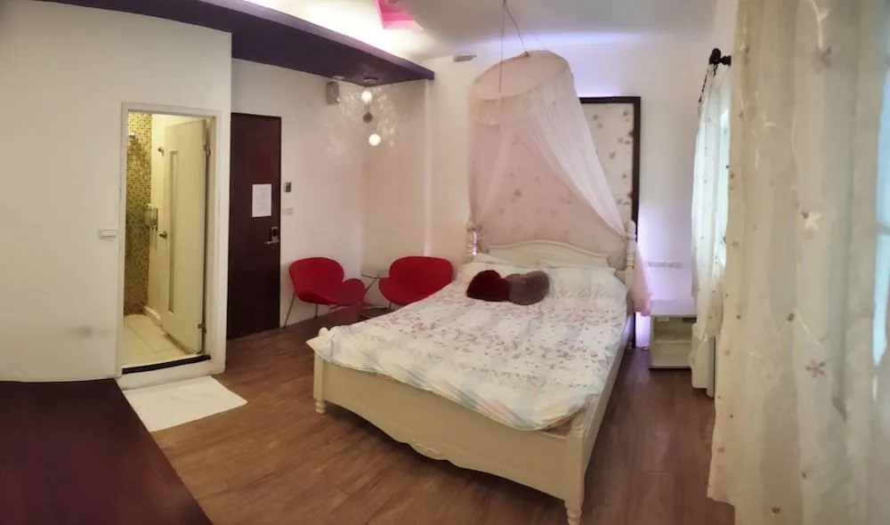 Come and Play Guesthouse