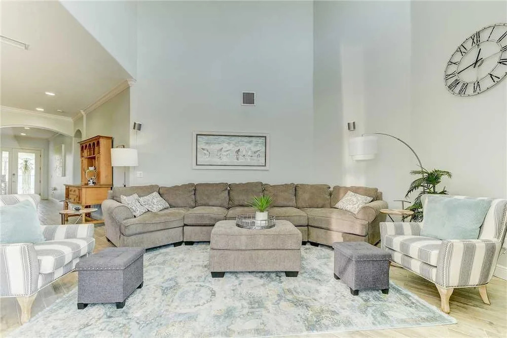 Beachglass, 5 Bedrooms, Sleeps 10, Private Pool, Cinnamon Beach Club House