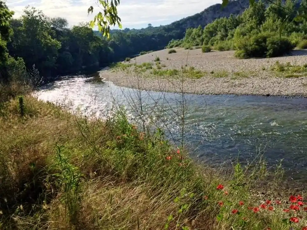 House With 2 Bedrooms in Vers-pont-du-gard, With Enclosed Garden and Wifi