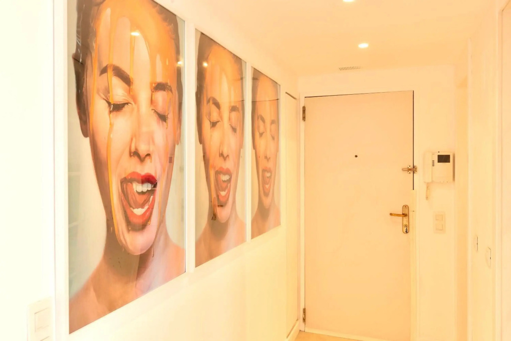 Swimming pool apartment with private parking