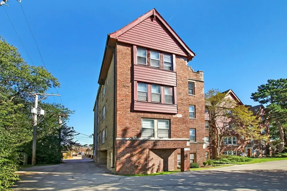 1-Bedroom Nice Apartment in Skokie