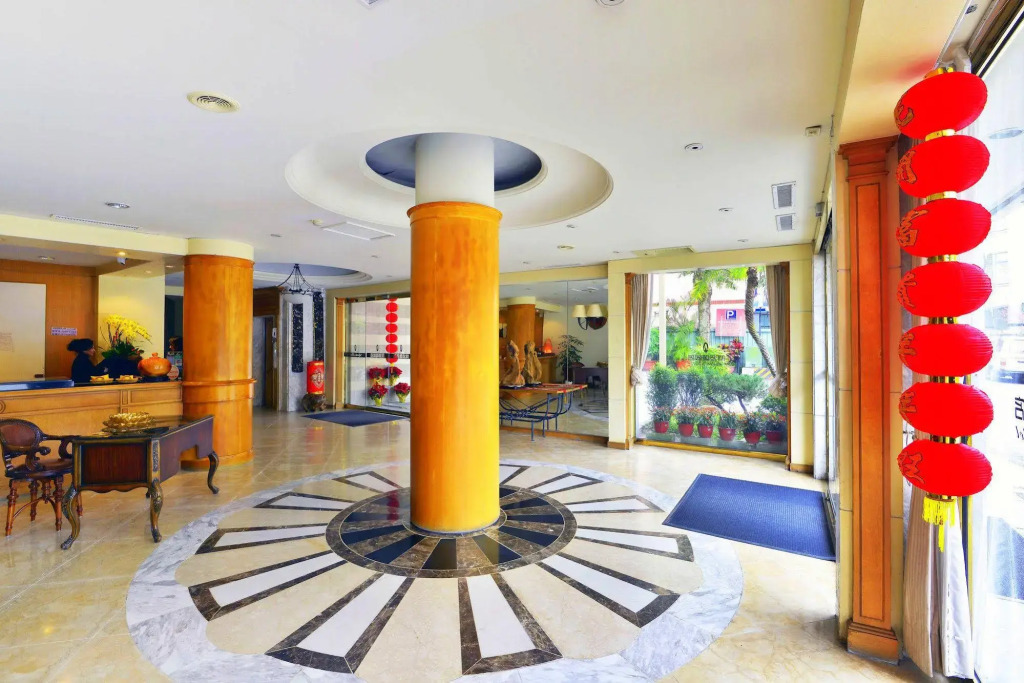 Apollo Hotel