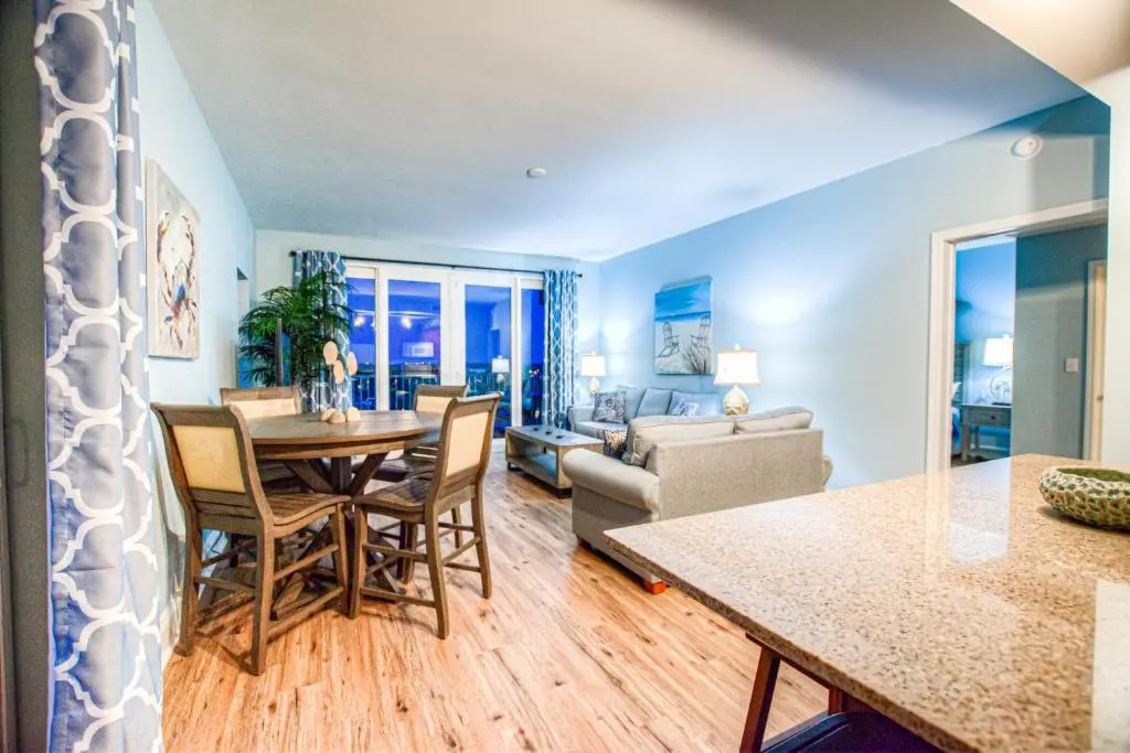 BEAUTIFUL 3 BD Laketown Wharf 1138- Best Amenities!