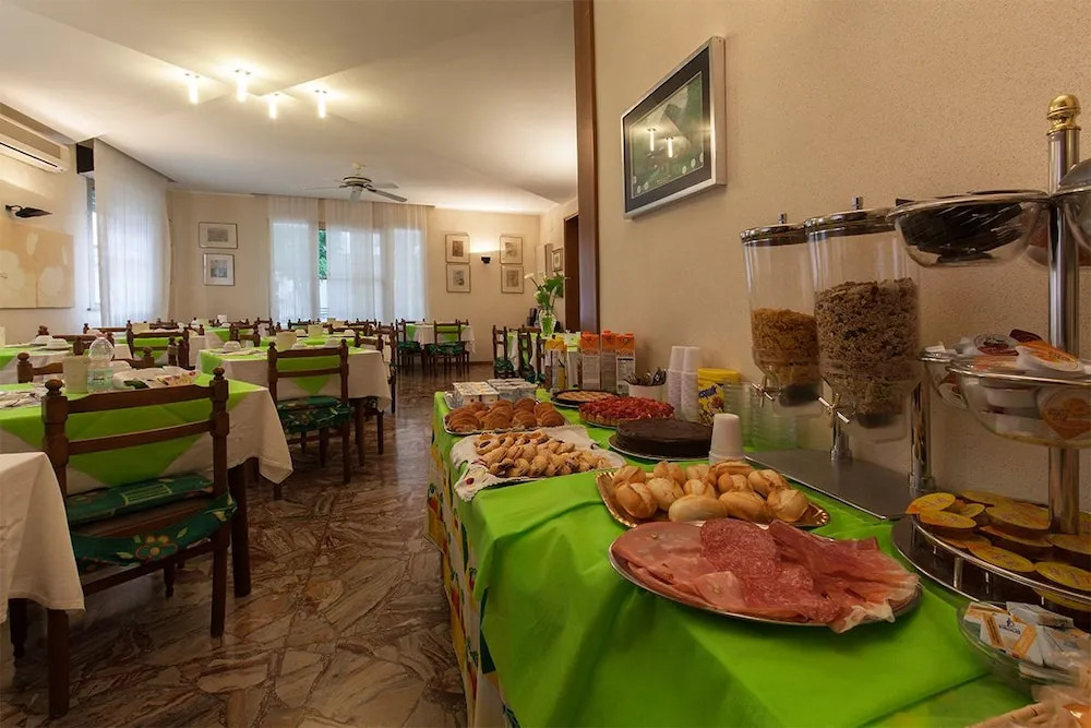 Hotel Mora