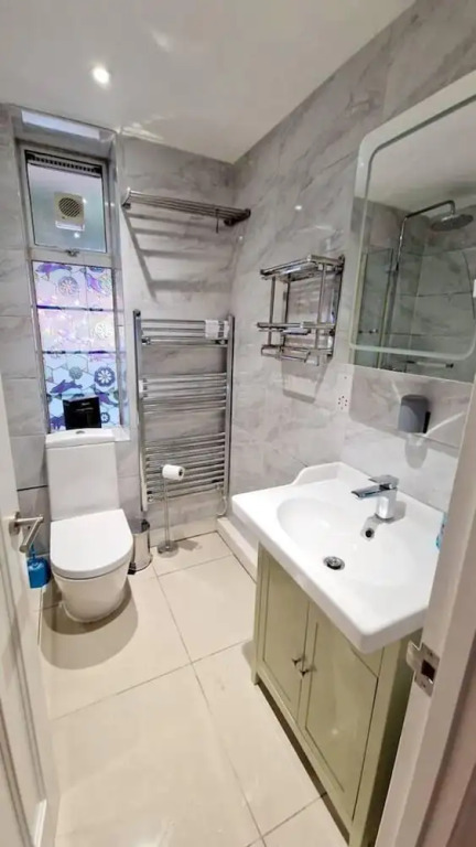 Modern 3-bed House in Surrey Quays