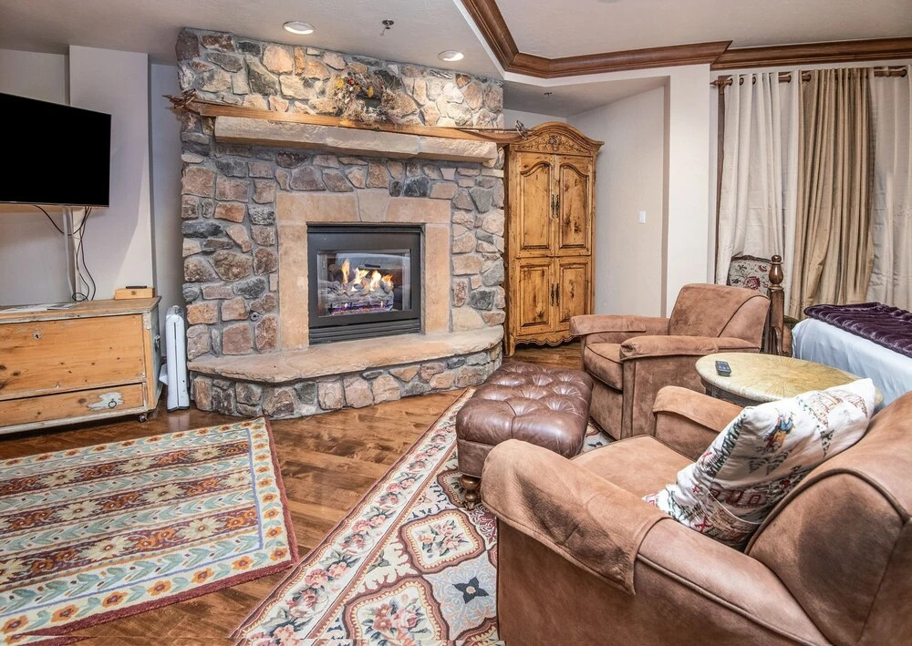 Mccoy Peak Lodge #107 1 Bedroom Condo by RedAwning