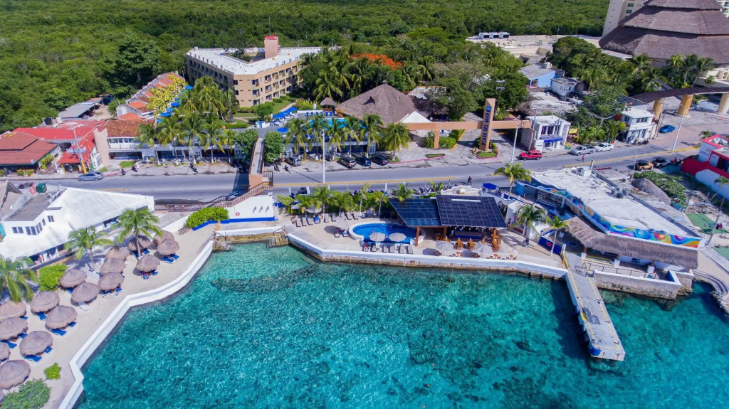 Casa del Mar Cozumel Hotel & Dive Resort with free access to an exclusive beach club