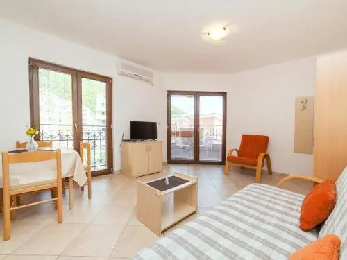 Apartment Orange