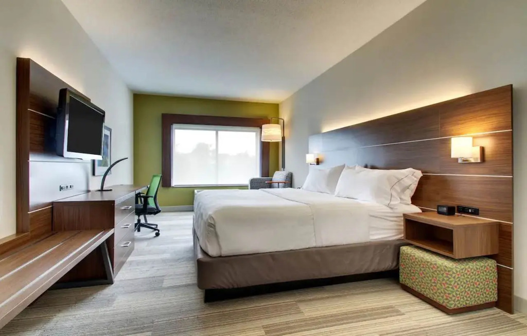 Holiday Inn Aurora North - Naperville by IHG