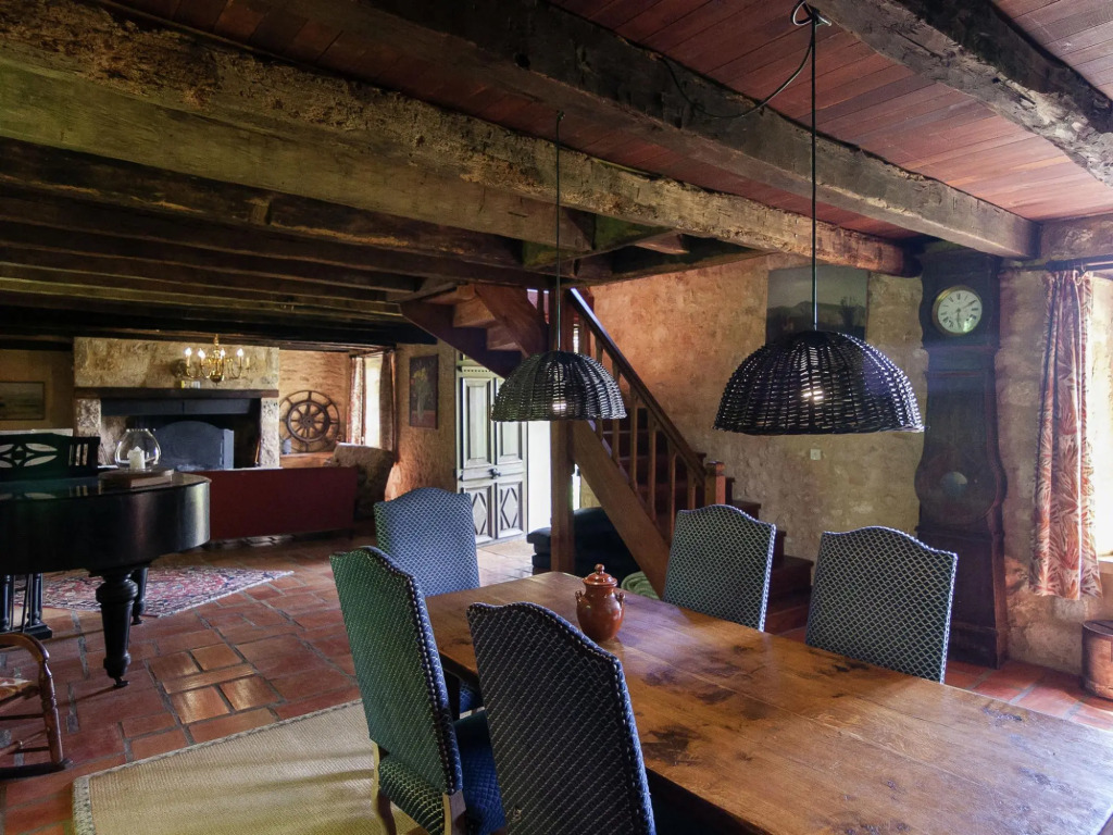 Quaint Mansion in Aquitaine estate with private garden