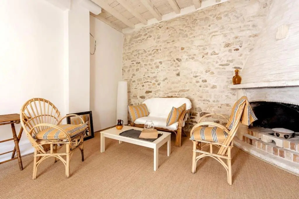 Jolie maison de ville rénovée à 50m des Arènes