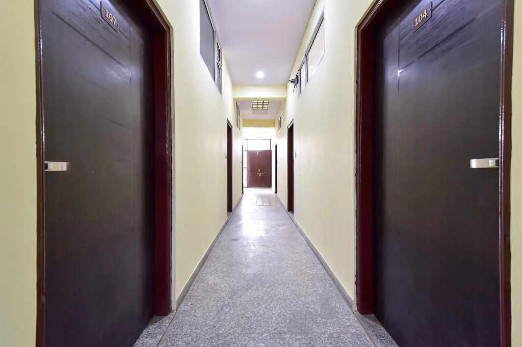 OYO 77294 Hotel Vanshil