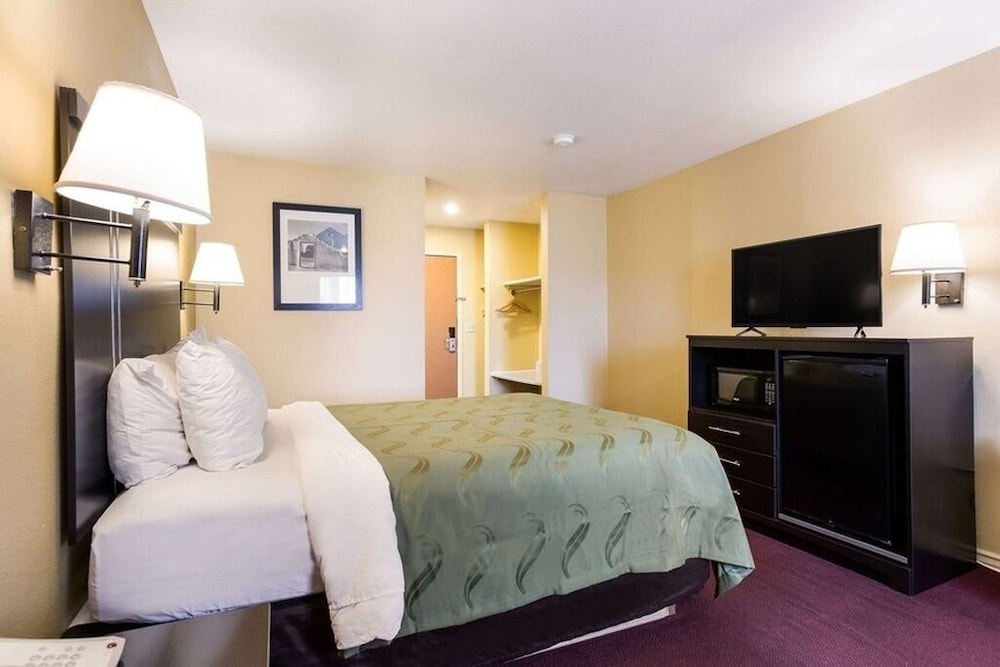 Urban Inn & Suites