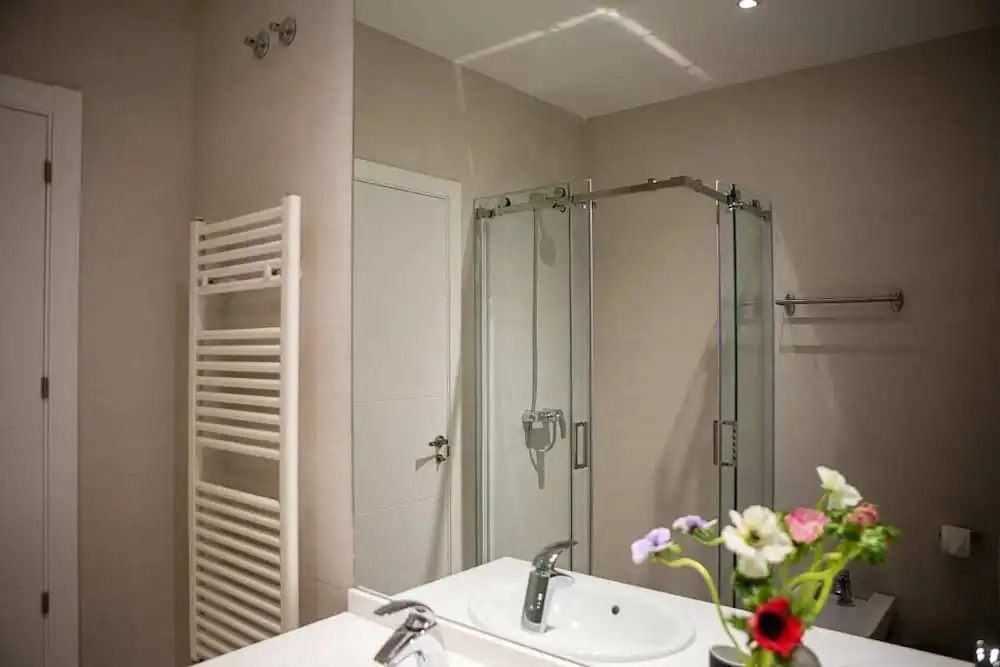 Beautiful 4 Bed 2 Bath Apt in Salamanca