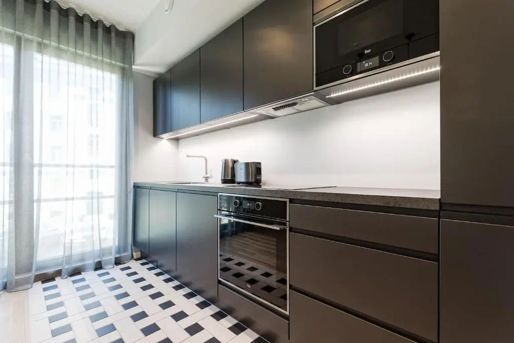 Central apartments, Quiet with Free Parking and AC