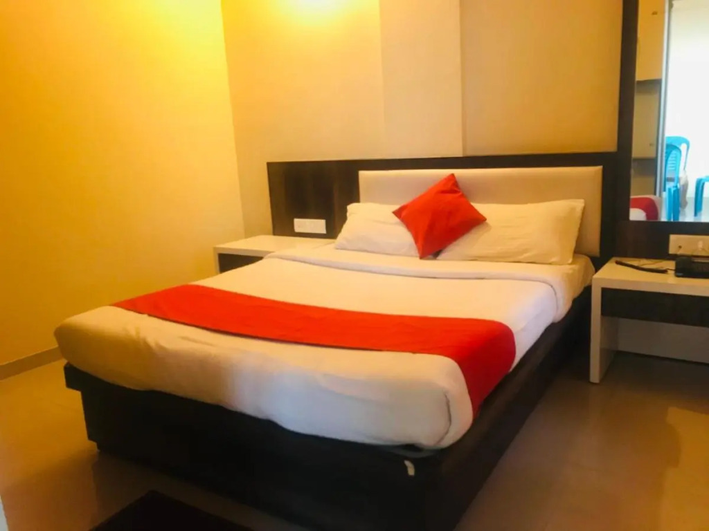 OYO 26603 Hotel Prakash International